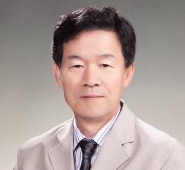 이근우 교장선생님